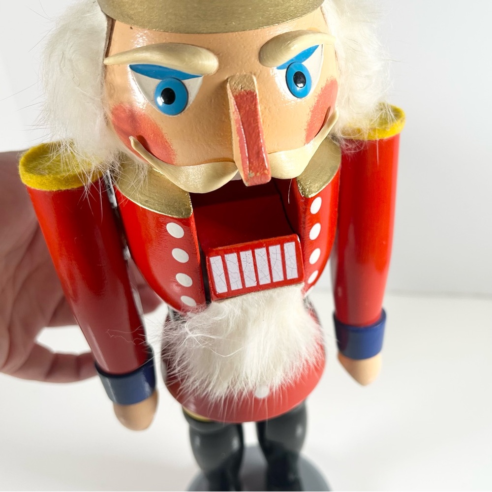 Christian Ulbricht German King Nutcracker Erzgebirge Volkskunst READ - Picture 5 of 15